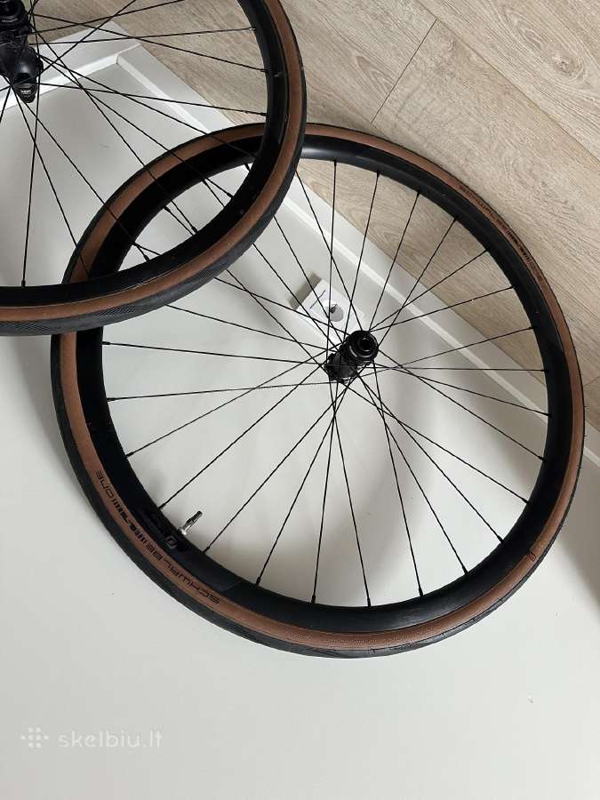 Syncros road wheelset 622 / Xdr + Schwalbe One 28c