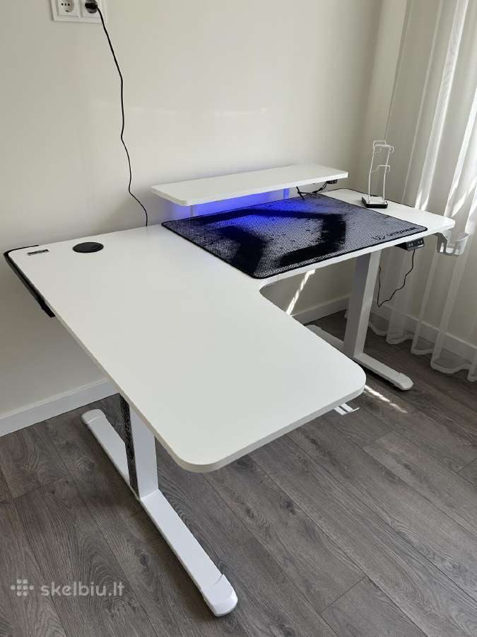 Elektrinis Ultradesk zaidimu stalas