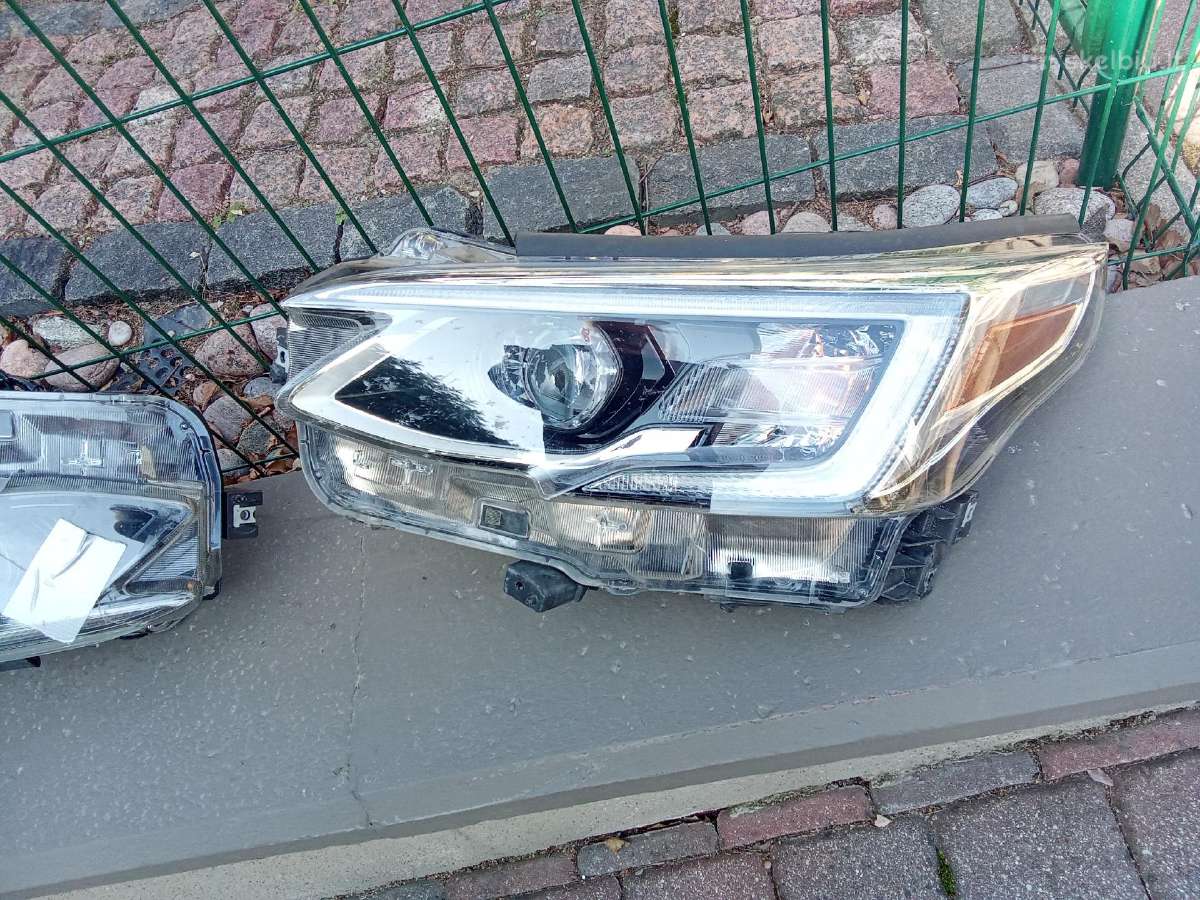 Subaru Outback Priekinis žibintas