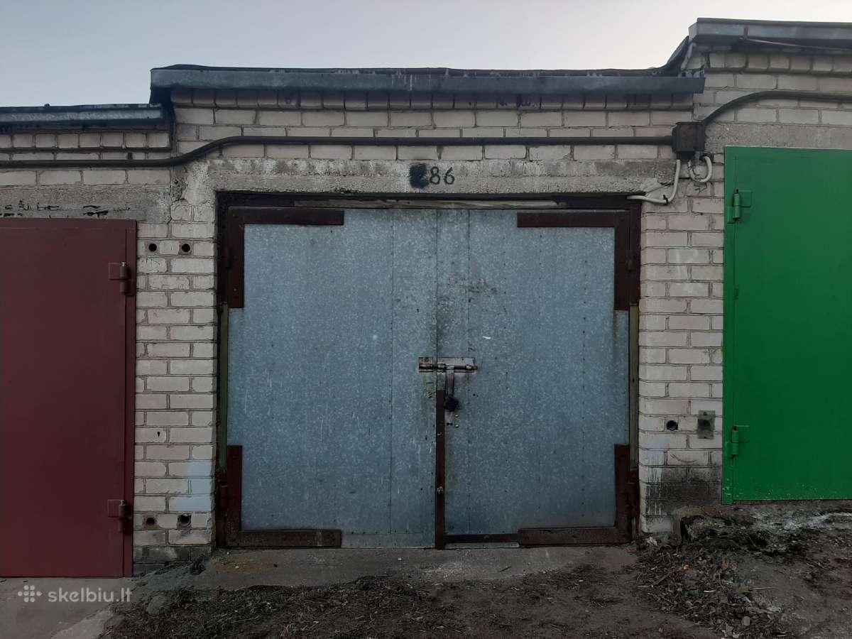 Parduodamas mūrinis garažas.