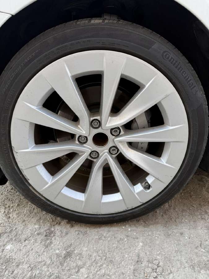 Ratlankiai tesla model 3