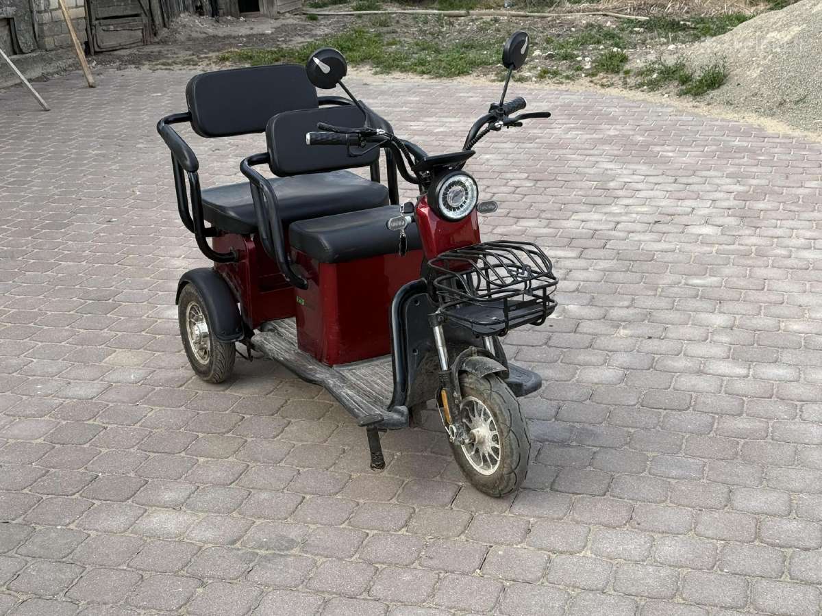 Mažai naudotas elektrinis triratis Ekomoto M11