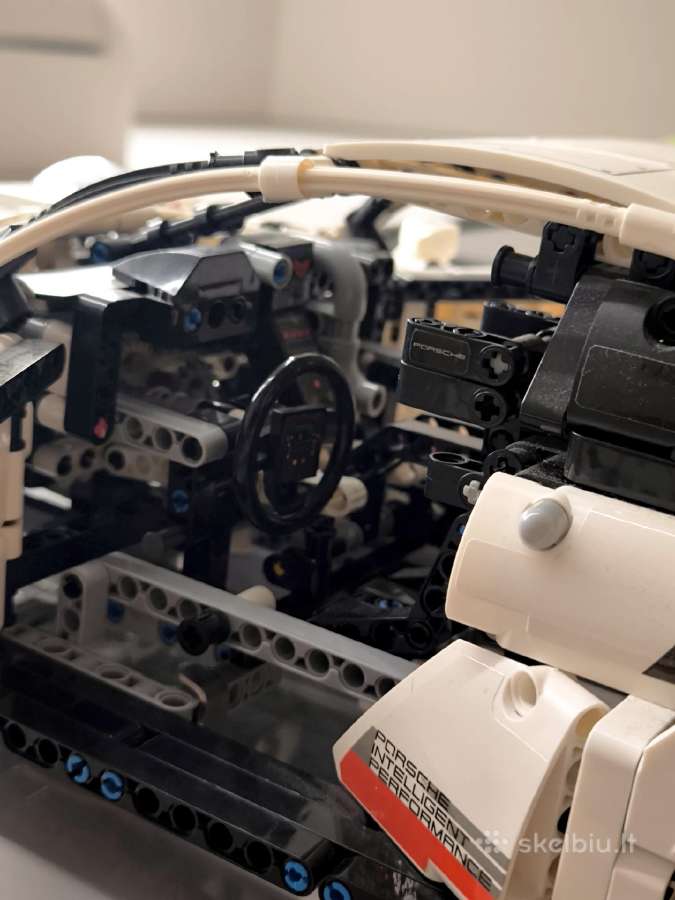 Lego technic Porsche 911 Rsr modeliukas supaveiks - nuotraukos Nr. 5