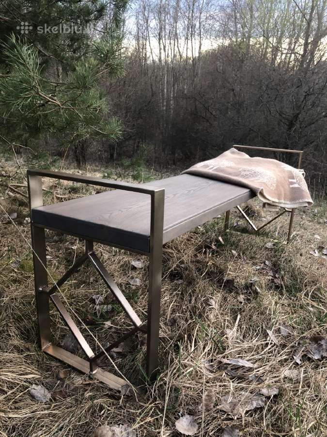Suoliukas iš vienos lentos ant metalinio rėmo - nuotraukos Nr. 2