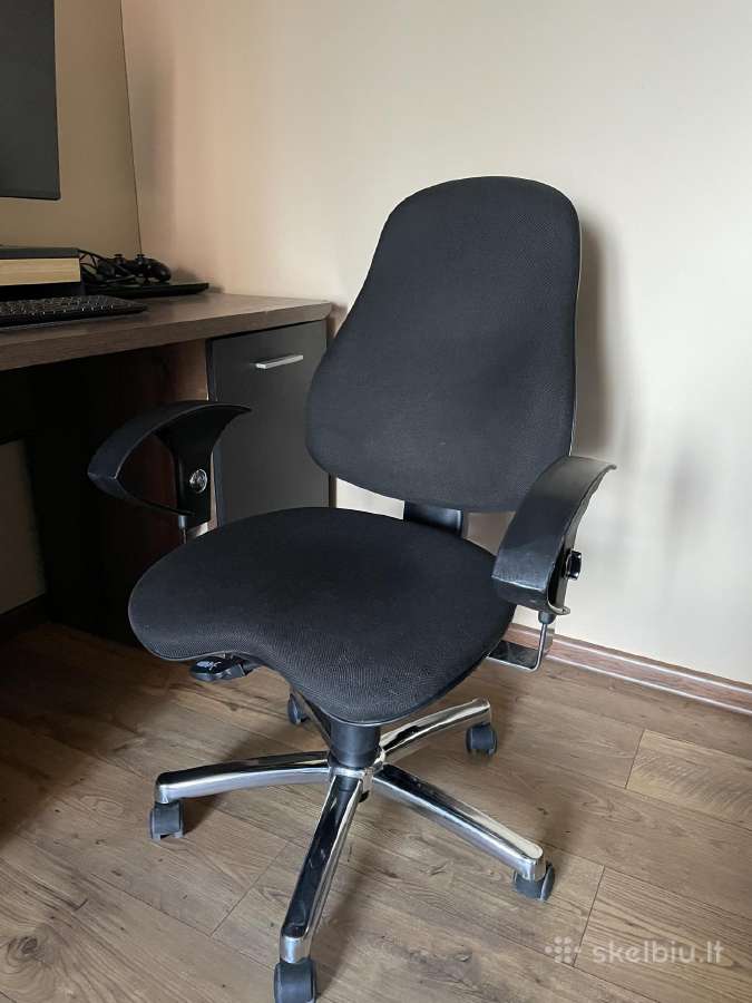 Ergonominė darbo kėdė