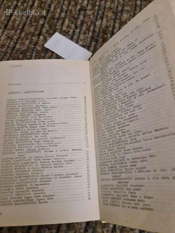 Knyga ,Poezijos posme gyvi,