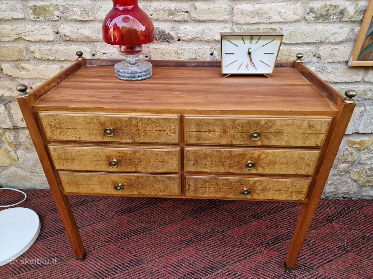 Vintažinė mid century riešutmedžio komoda