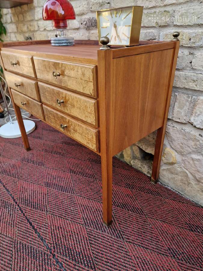 Vintažinė mid century riešutmedžio komoda - nuotraukos Nr. 2