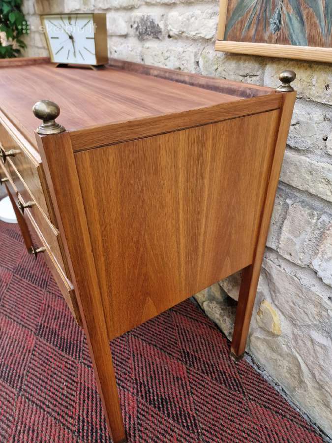 Vintažinė mid century riešutmedžio komoda - nuotraukos Nr. 34