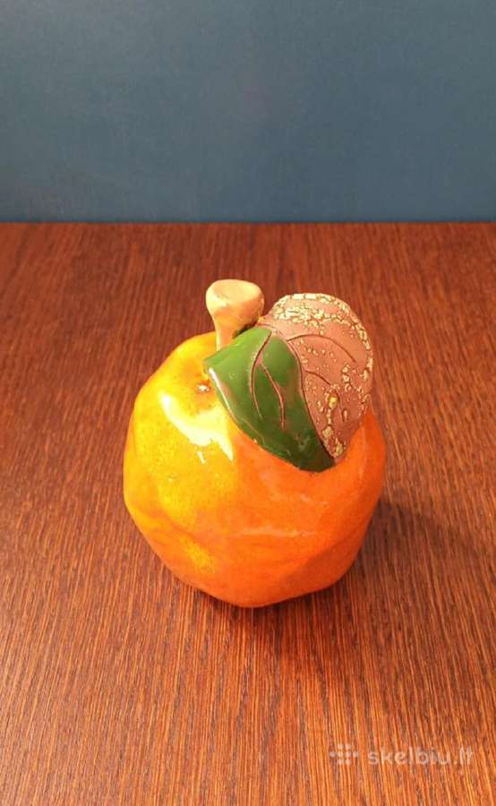 Dekoratyvinė keraminė obuolio statulėlė, 11cm aukš - nuotraukos Nr. 2