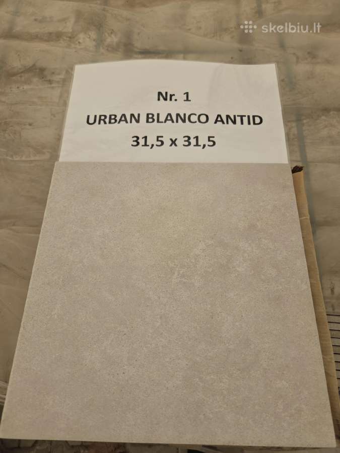 Ispaniškos akmens masės/stiklo plytelės