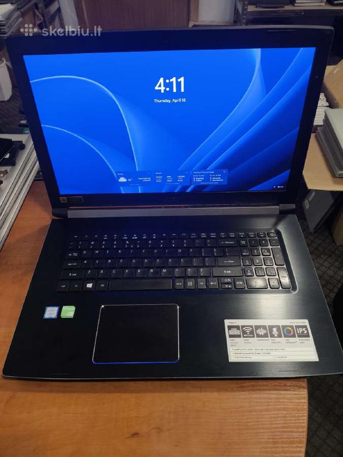 17.3 Fhd Ips, i5-8250u 8gb 256gb Gpu Mx 130 2gb