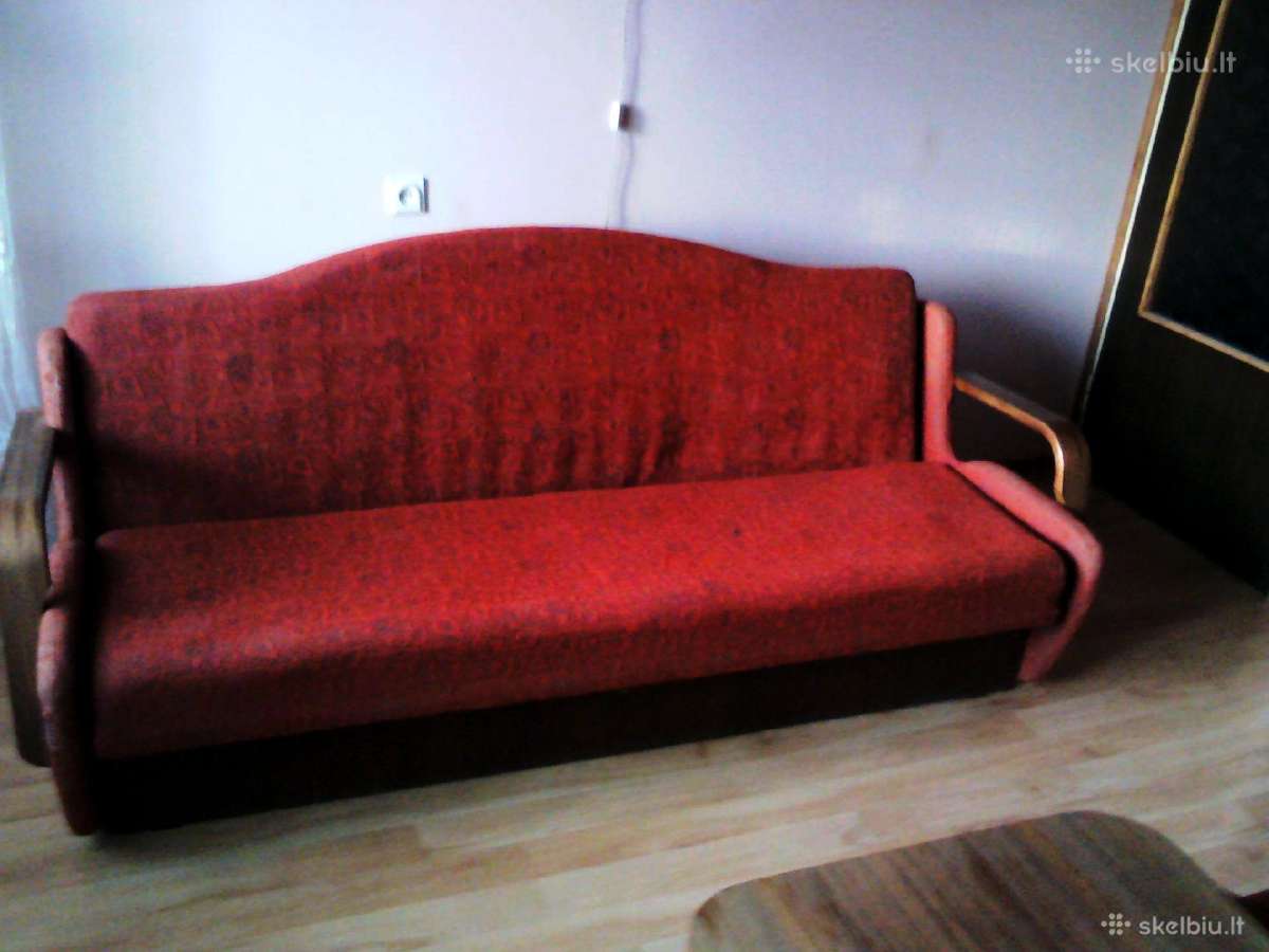 Miegama sofa + 2 foteliai + stalas
