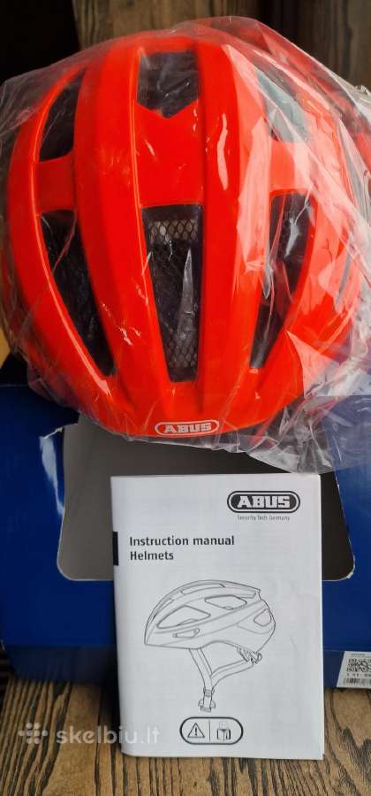Naujas dviratininko šalmas Abus