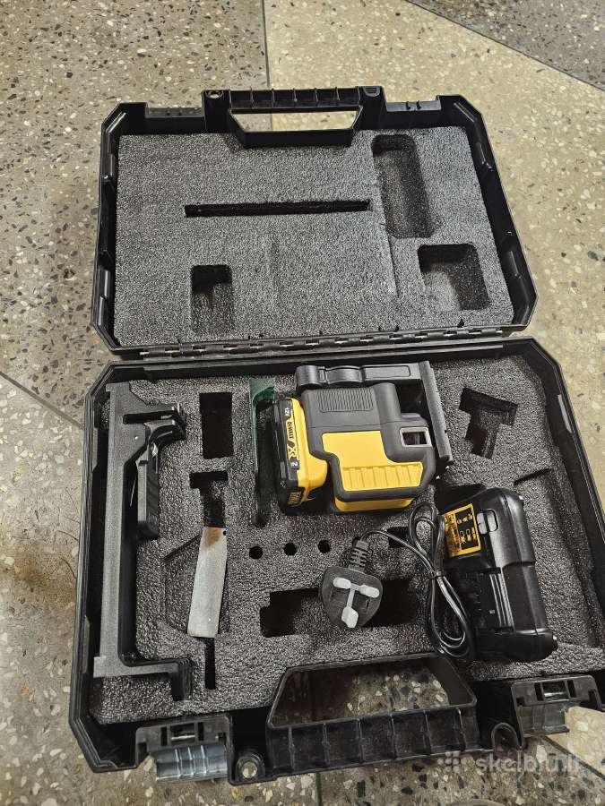 Dewalt 5 liniju ir taškų lazeris Dce0825d1