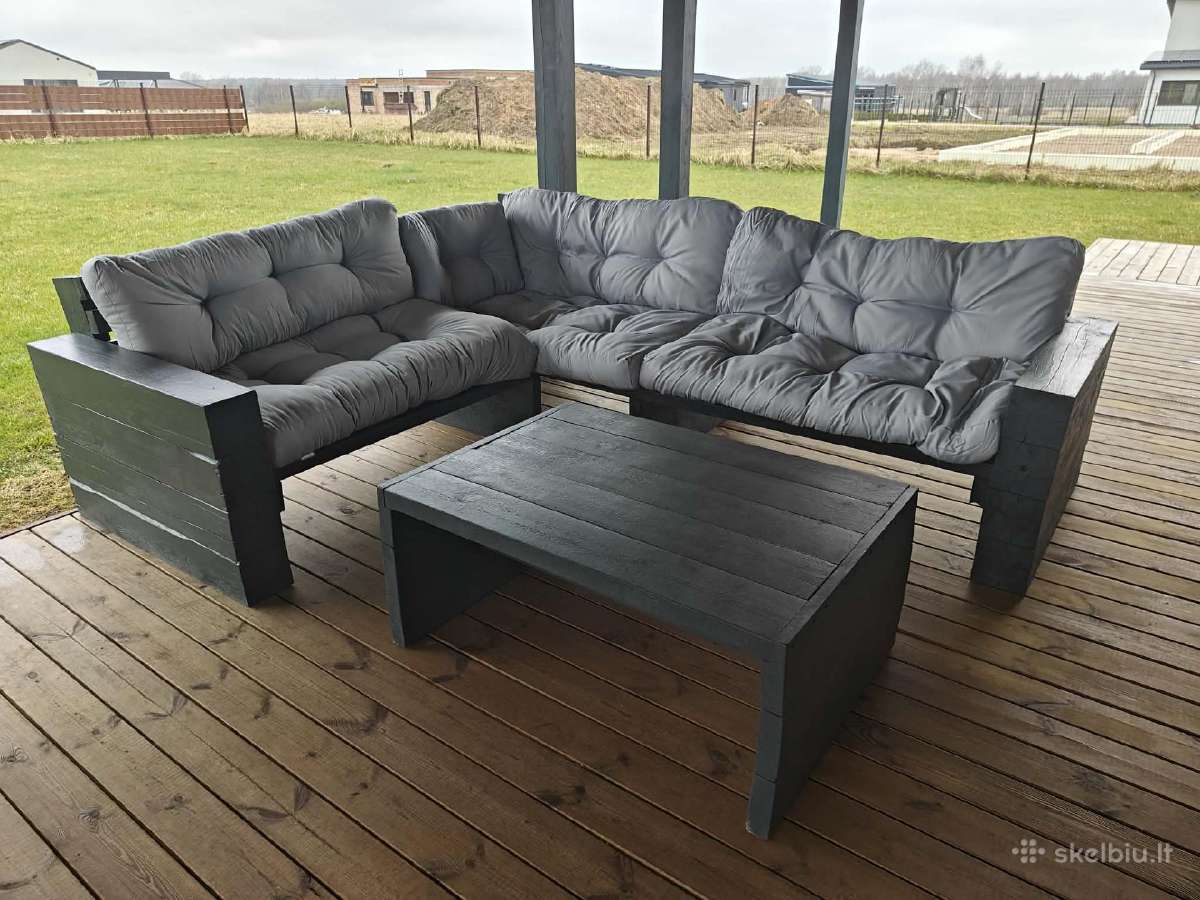 Lauko baldai