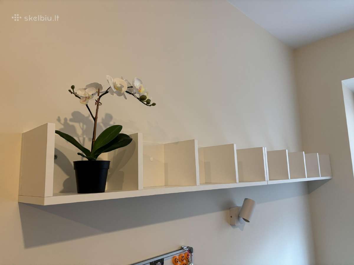 2 Baltos lentynėlės po 75cm