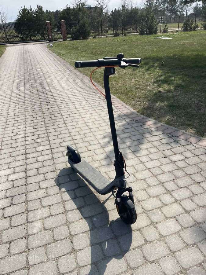 Parduodamas Elektrinis paspirtukas Ninebot e2 plus