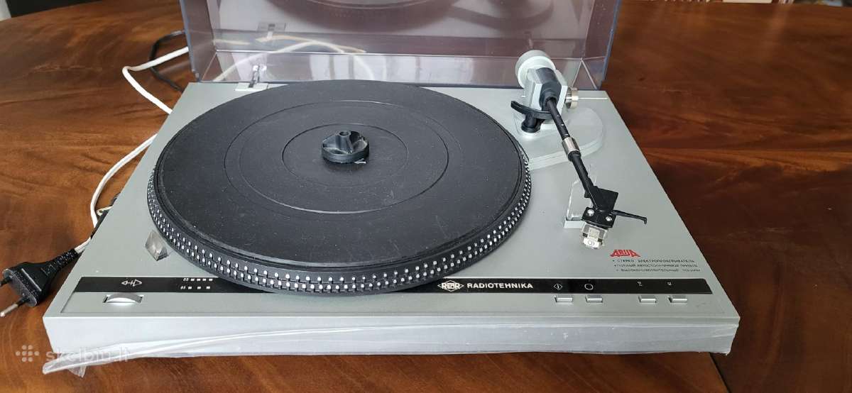 Plokštelių grotuvas Arija 102 stereo