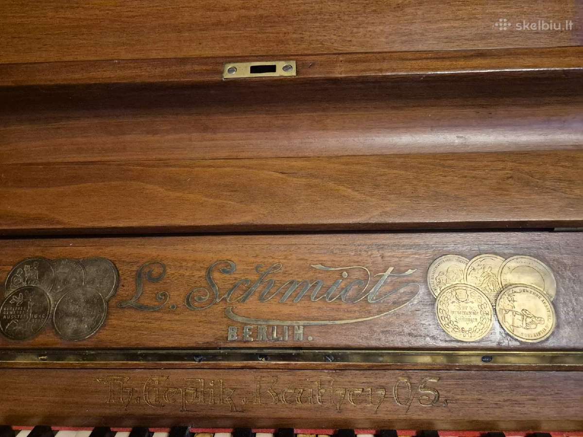 Parduodame vokišką pianiną"l.schmidt, Berlin"