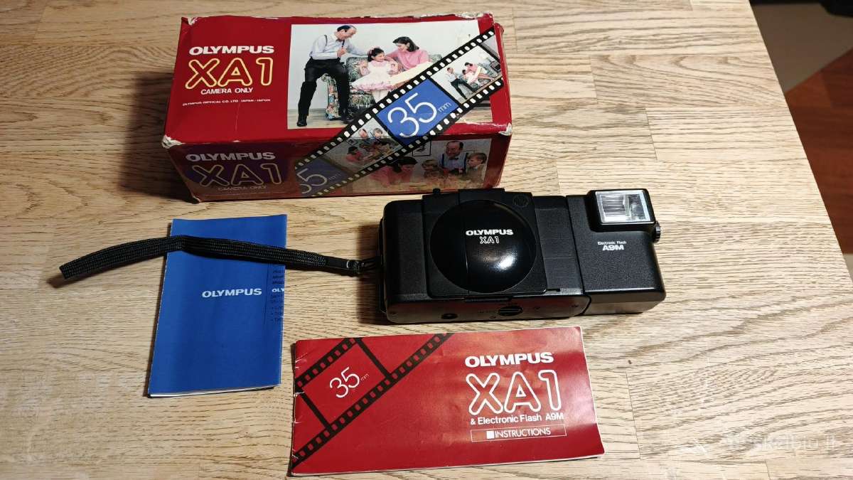 Olympus Xa-1