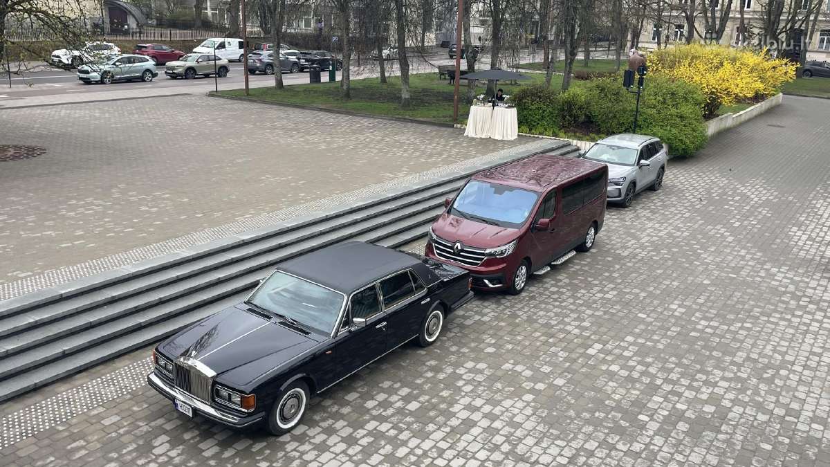 Keleivių pervežimas su vairuotoju