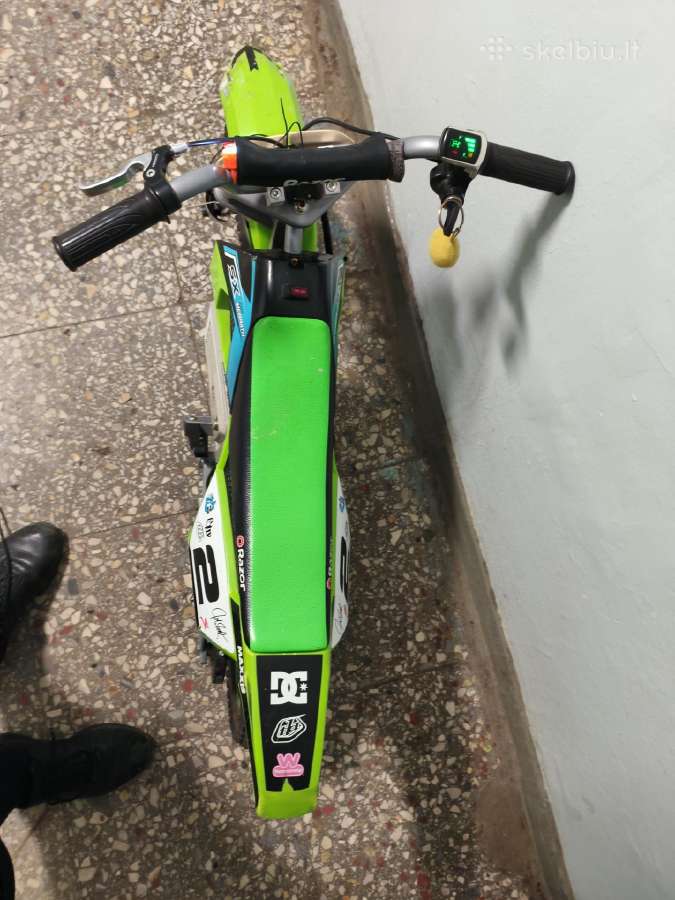 Parduodu elektrinį motociklą razor Mx350 - nuotraukos Nr. 5