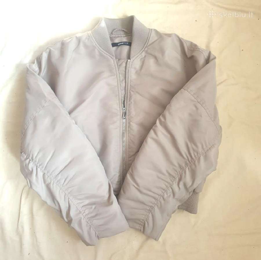 Oversize bomber striukė XS dydžio (tinka S), labai