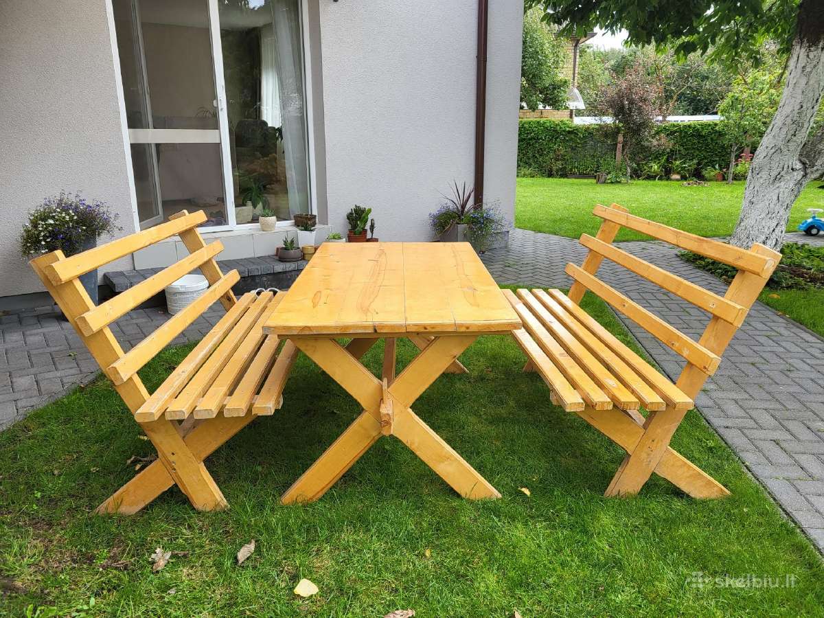 Lauko baldai