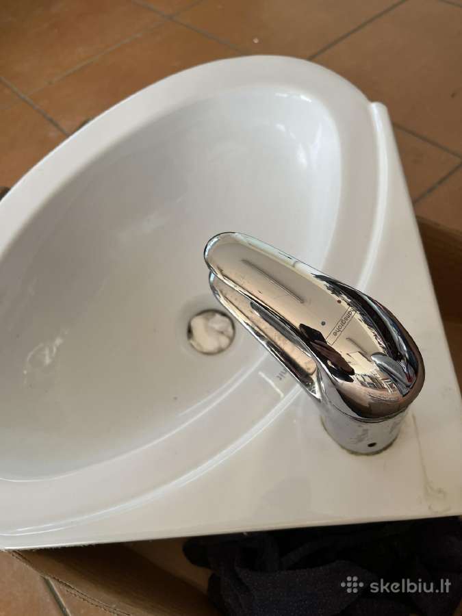 Kriaukle su Hansgrohe maišytuvu, sifonu - nuotraukos Nr. 7