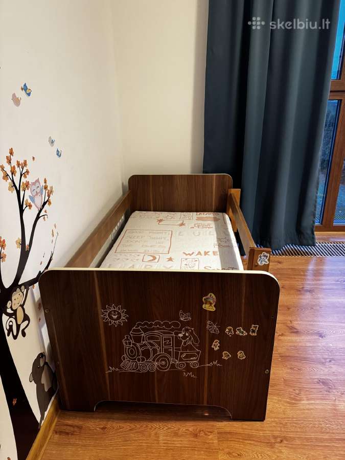 Vaikiška lova su čiužiniu