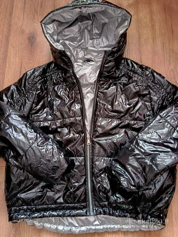 Parduodu moteriška striukė XL