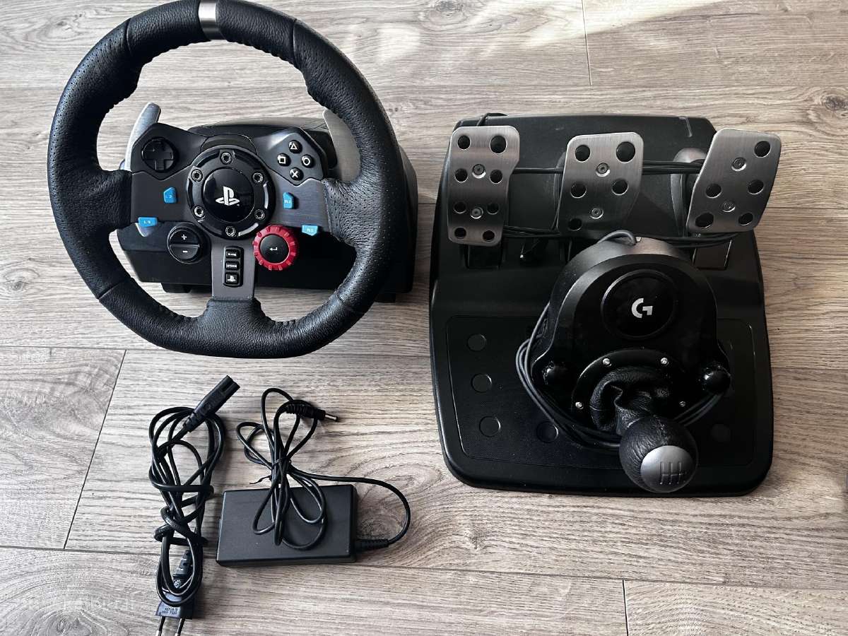 „Logitech G92“ vairas su pavarų perjungimo svirtim