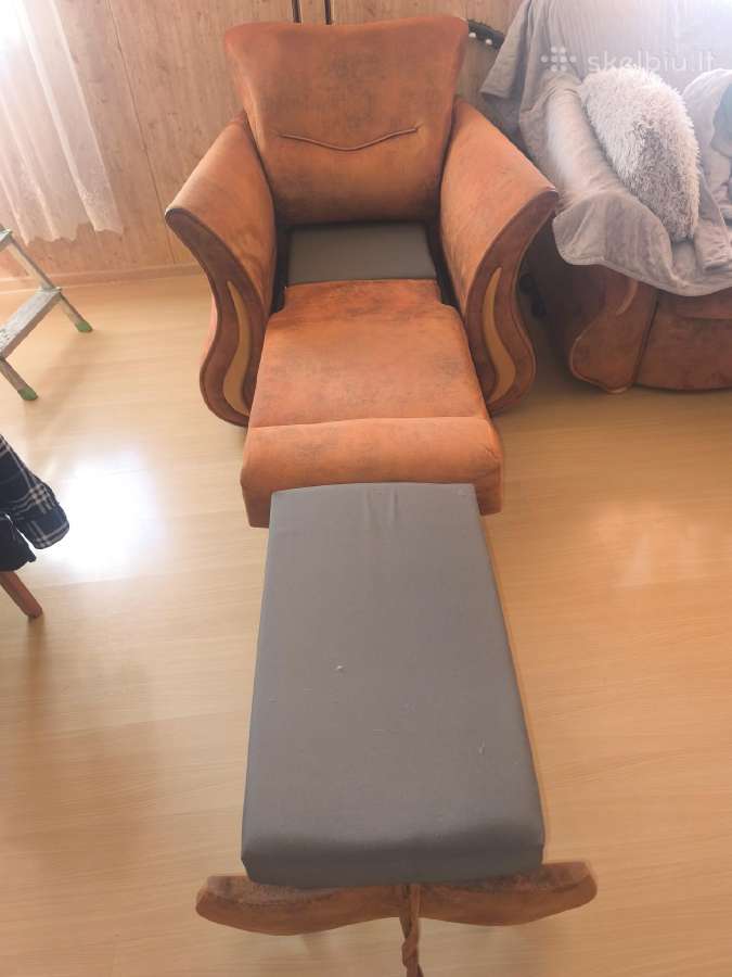 Kampas su foteliu