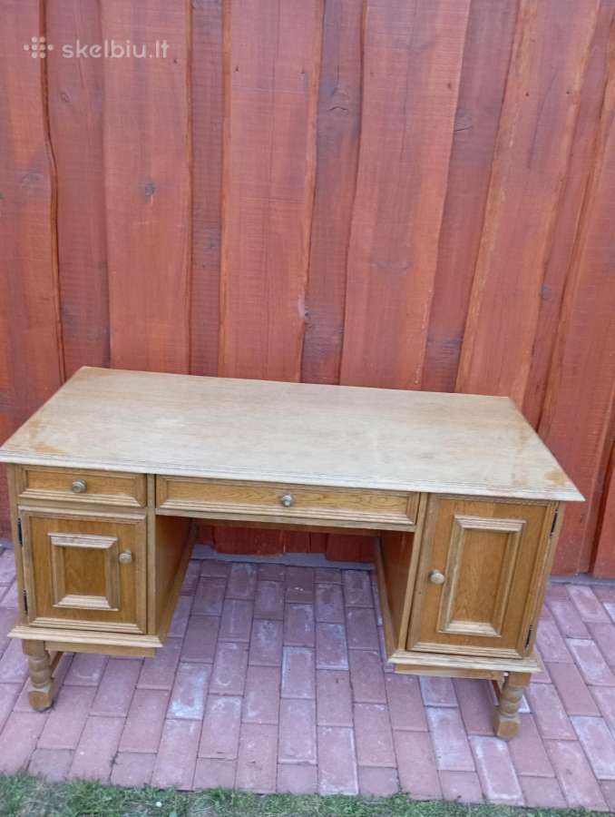 Rašomas stalas