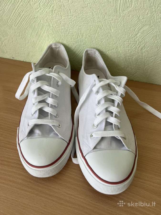Balti „vty“ medžiaginiai sportbačiai (46 dydis)