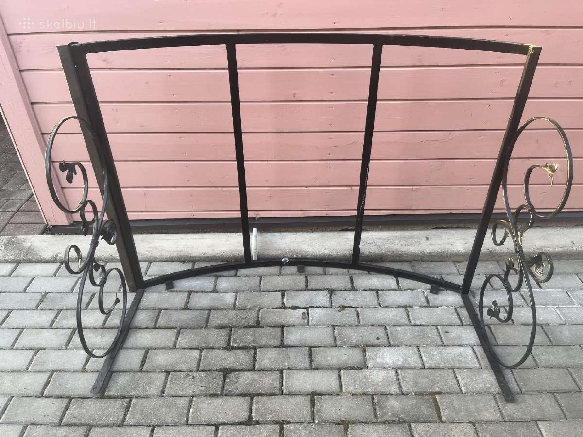 Parduodamas kalviškas stogelis