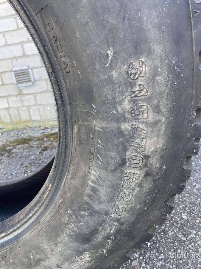 Parduodu vieną sunkvežimio padangą 315/70 R 22.5