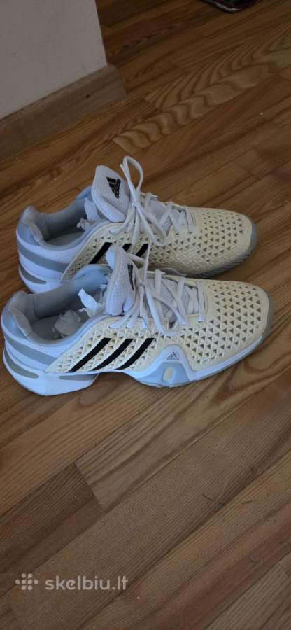 Kedai Adidas