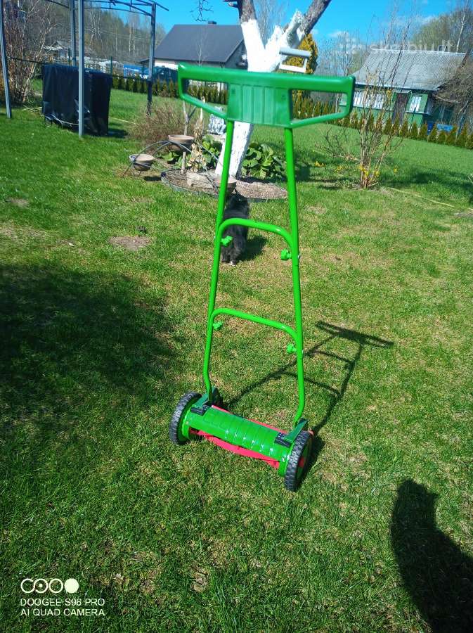 Mechaninė žoliapjovę