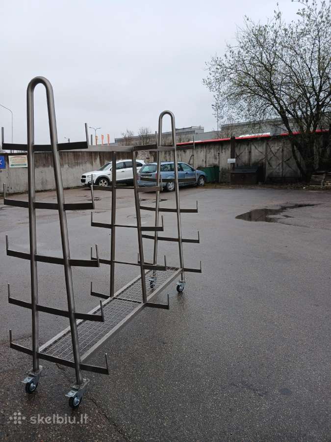 Stelažas sporto inventoriui