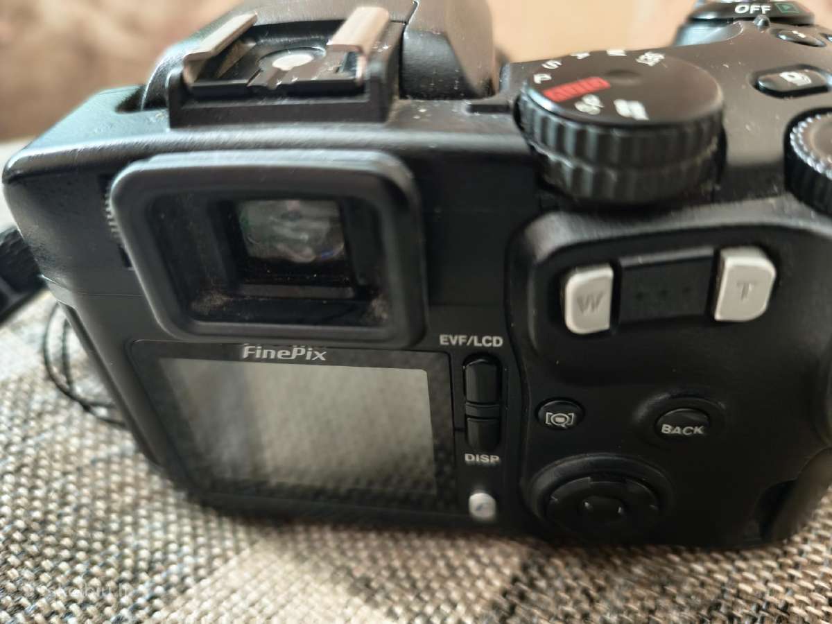 Fujifilm s7000