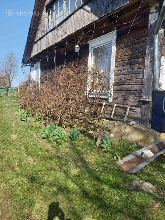 1/2 Gyv.namo Dalis Su Ūkiniais Pastatais