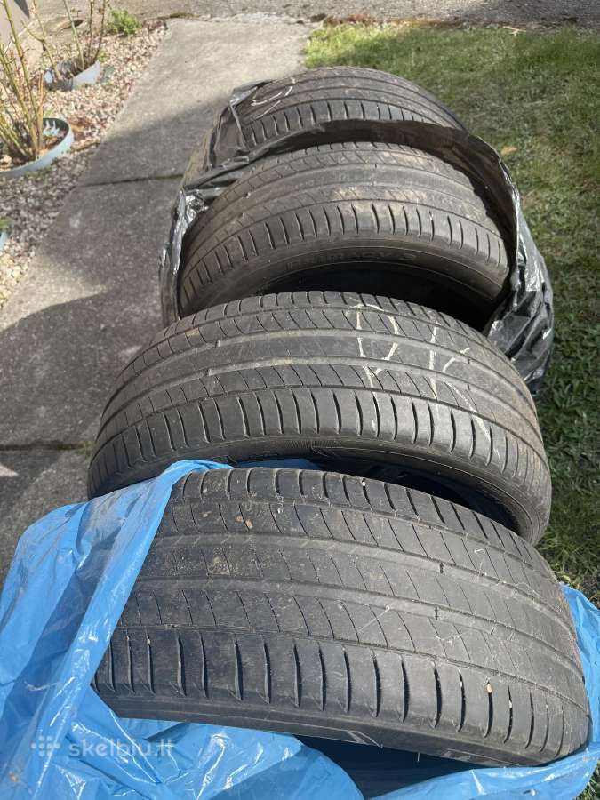 225 R18 padangos