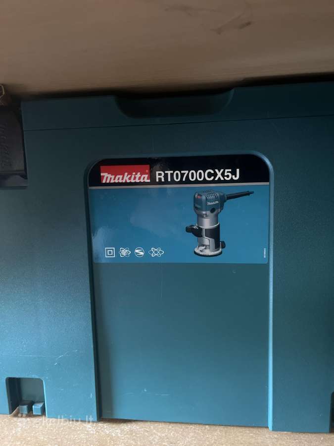 Makita (Rt0700cx5j