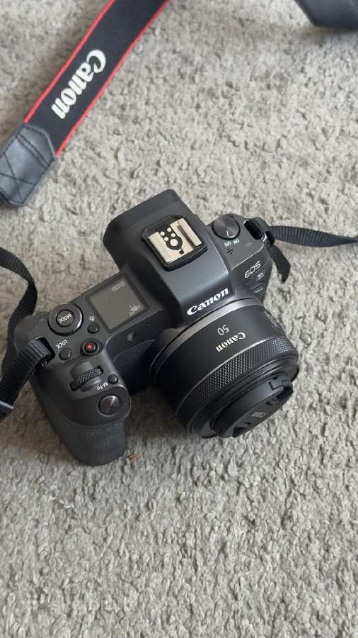 Canon EOS R fotoaparatas