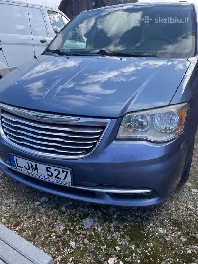 Crysler Town&country su variklio defektu