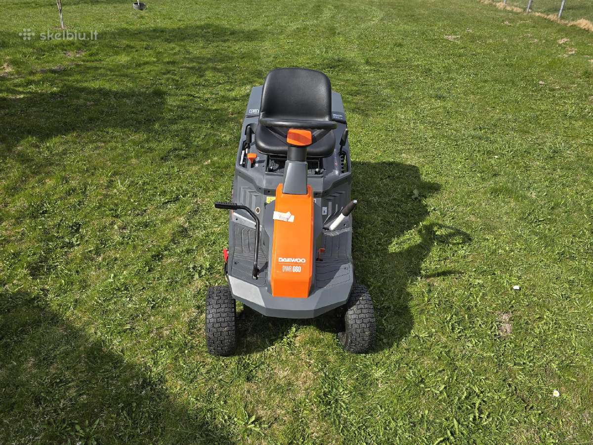 Vejos pjovimo traktorius Daewoo Dwr 660