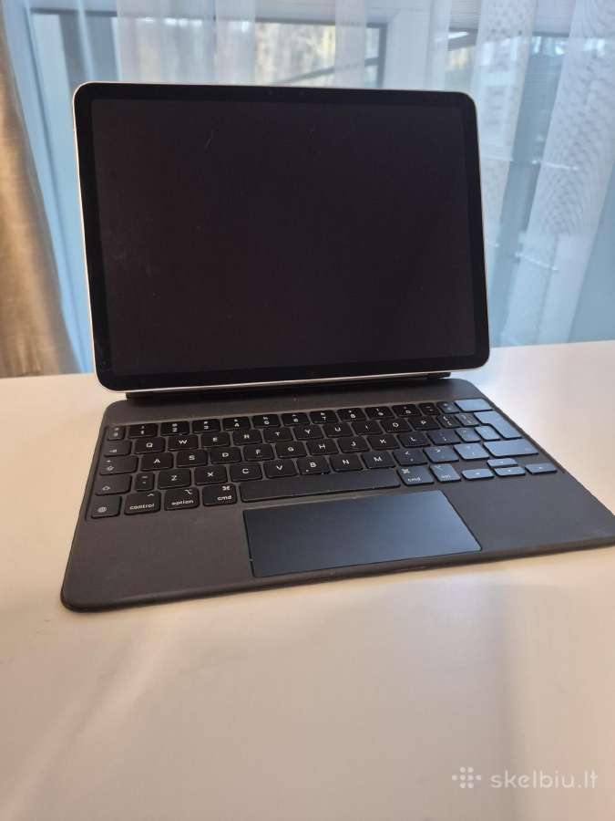 Parduodamas iPad Air 11" (M2) su klaviatūra