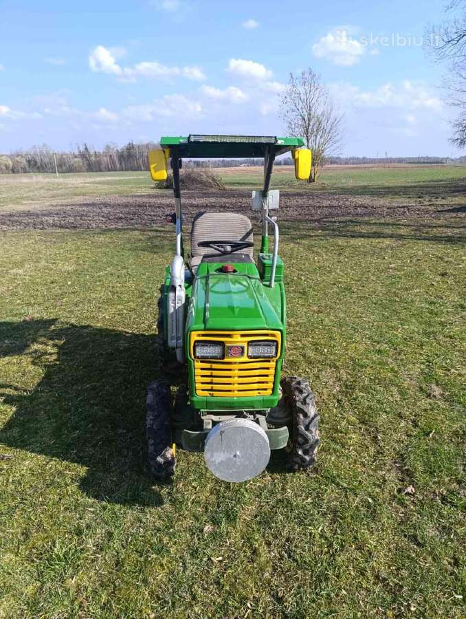 Yanmar mini traktorius